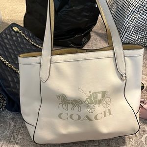 Cream coach bag beautiful bag interior is stained